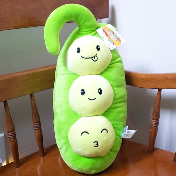 Green Smoochy Pals Pea Plushy - Picture 1 of 4